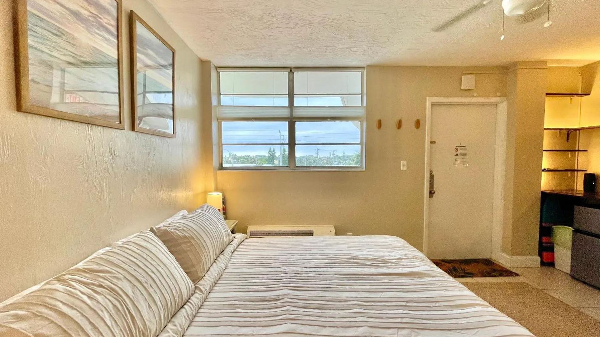 Sunset Studio Daytona Beachfront 0*,
