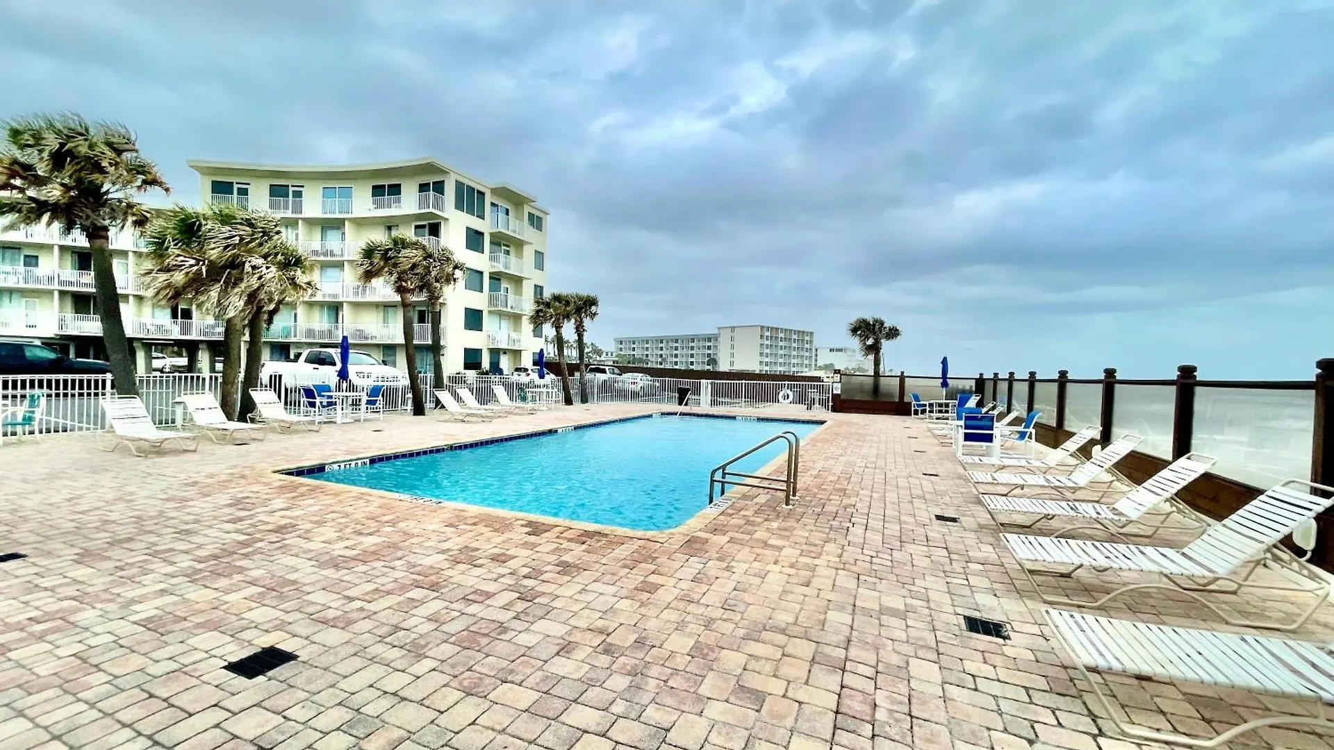 Sunset Studio Daytona Beachfront Apartment